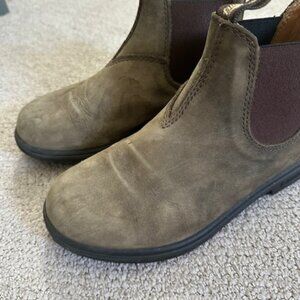 Blundstones - Chelsea Boots